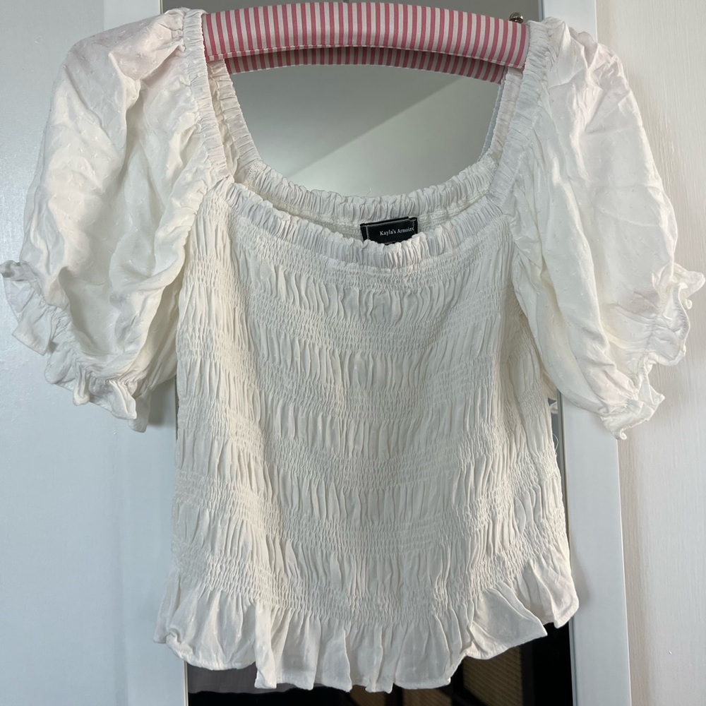 (Like new!) puffy sleeved white blouse